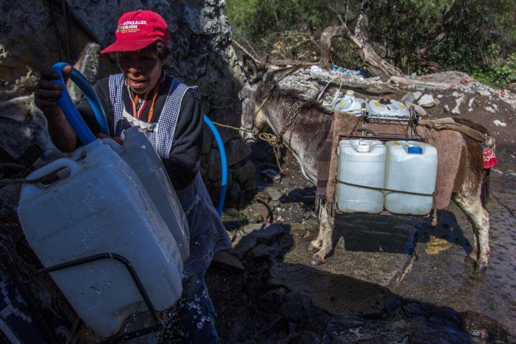 Los problemas de acceso al agua son más graves en zonas rurales y crecerán por cambio climático, advierte organización