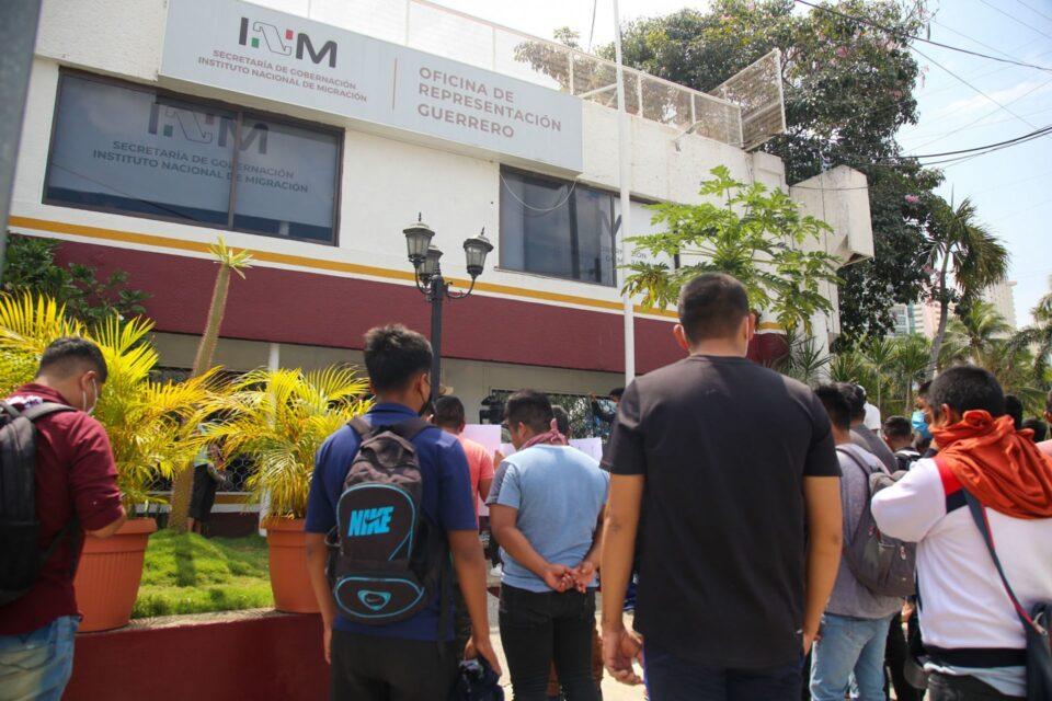 Las quejas contra el INM por presuntas violaciones a derechos humanos se disparan 200% en el sexenio de AMLO