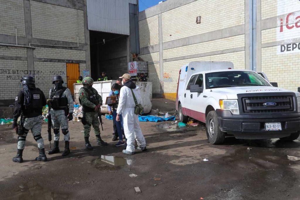 Edomex: Grupo armado incendia comercios en Central de Abastos de Toluca; hay 9 muertos
