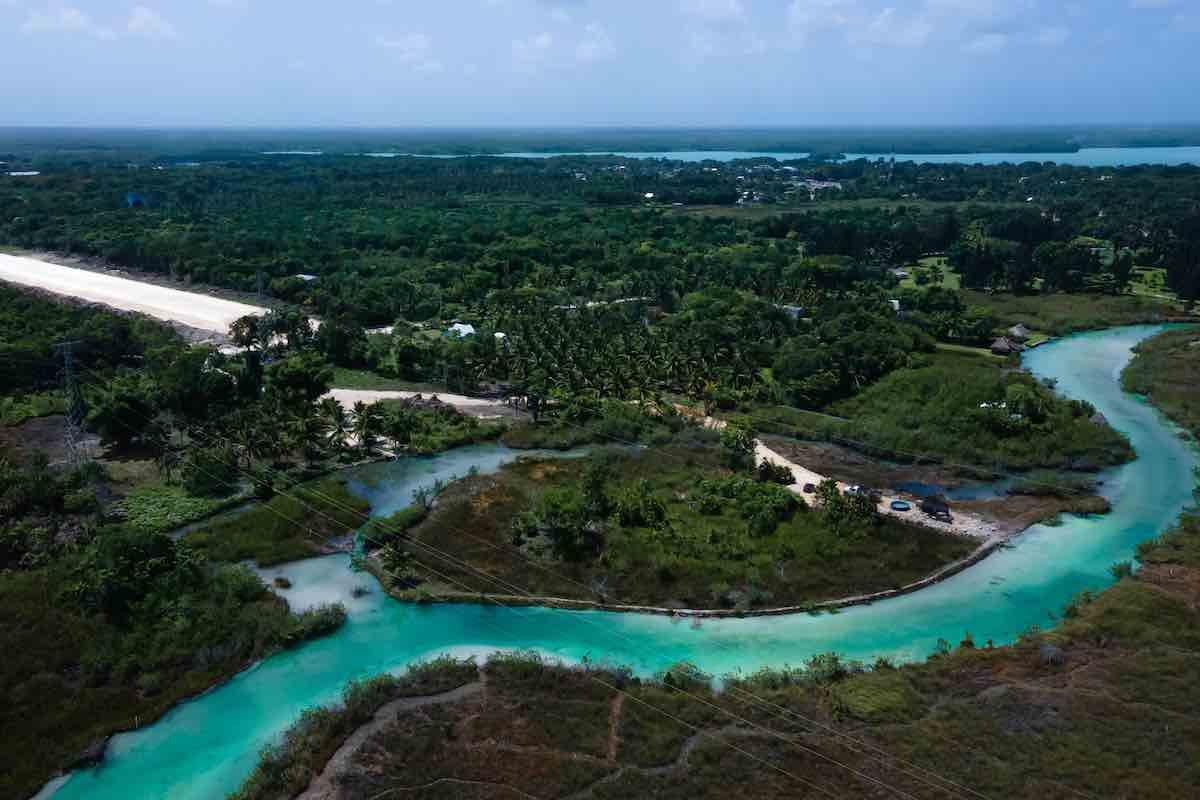Los impactos del Tren Maya amenazan la salud de la laguna de Bacalar