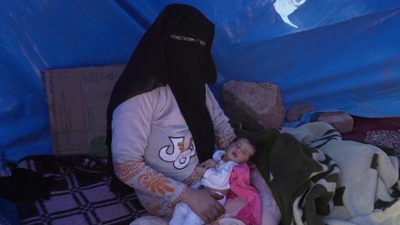 La bebé que nació unos minutos antes del terremoto en Marruecos (y espera por ayuda en una carpa con su familia)