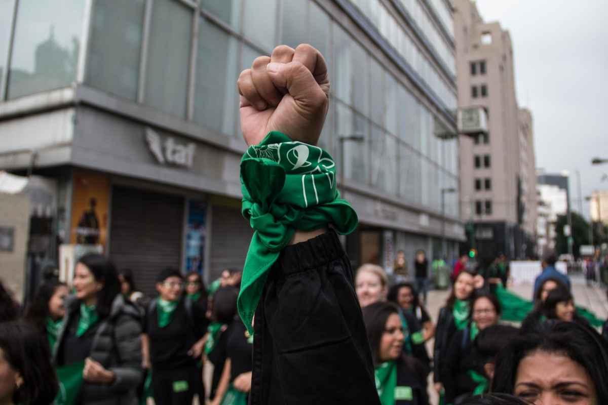 Las denuncias por aborto aumentan, pese a avance de la marea verde en México
