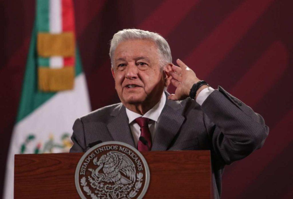 “No se le puede juzgar por una reunión”: AMLO defiende a García Harfuch por caso Ayotzinapa