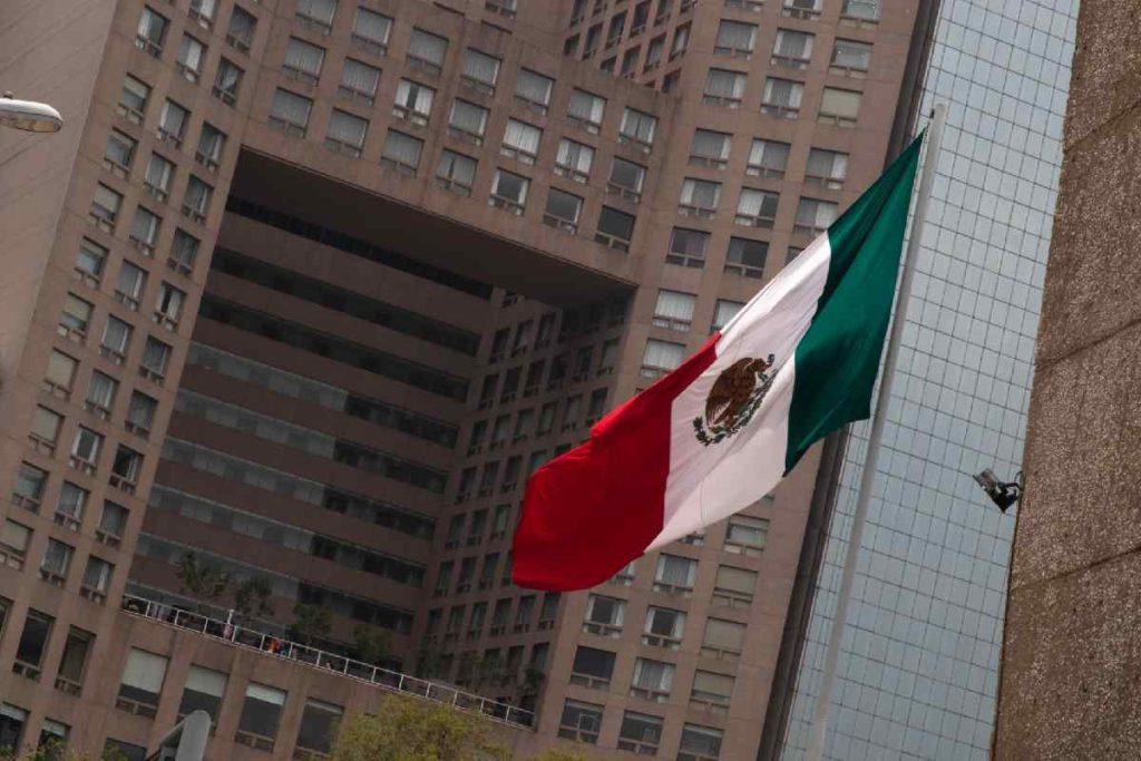 OCDE mejora expectativas del PIB de México para 2023 y 2024
