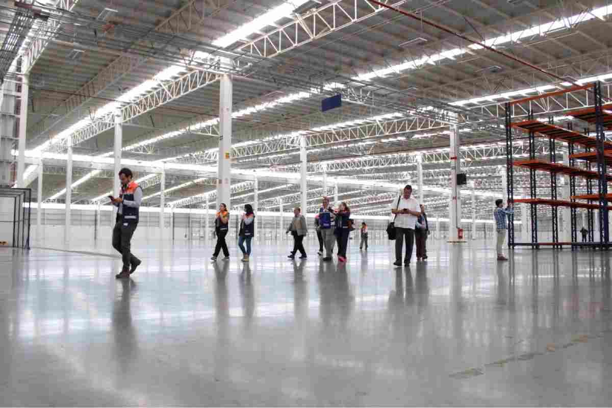 Megafarmacia de AMLO iniciará con almacenaje de medicamentos de libre venta, dice Cofepris