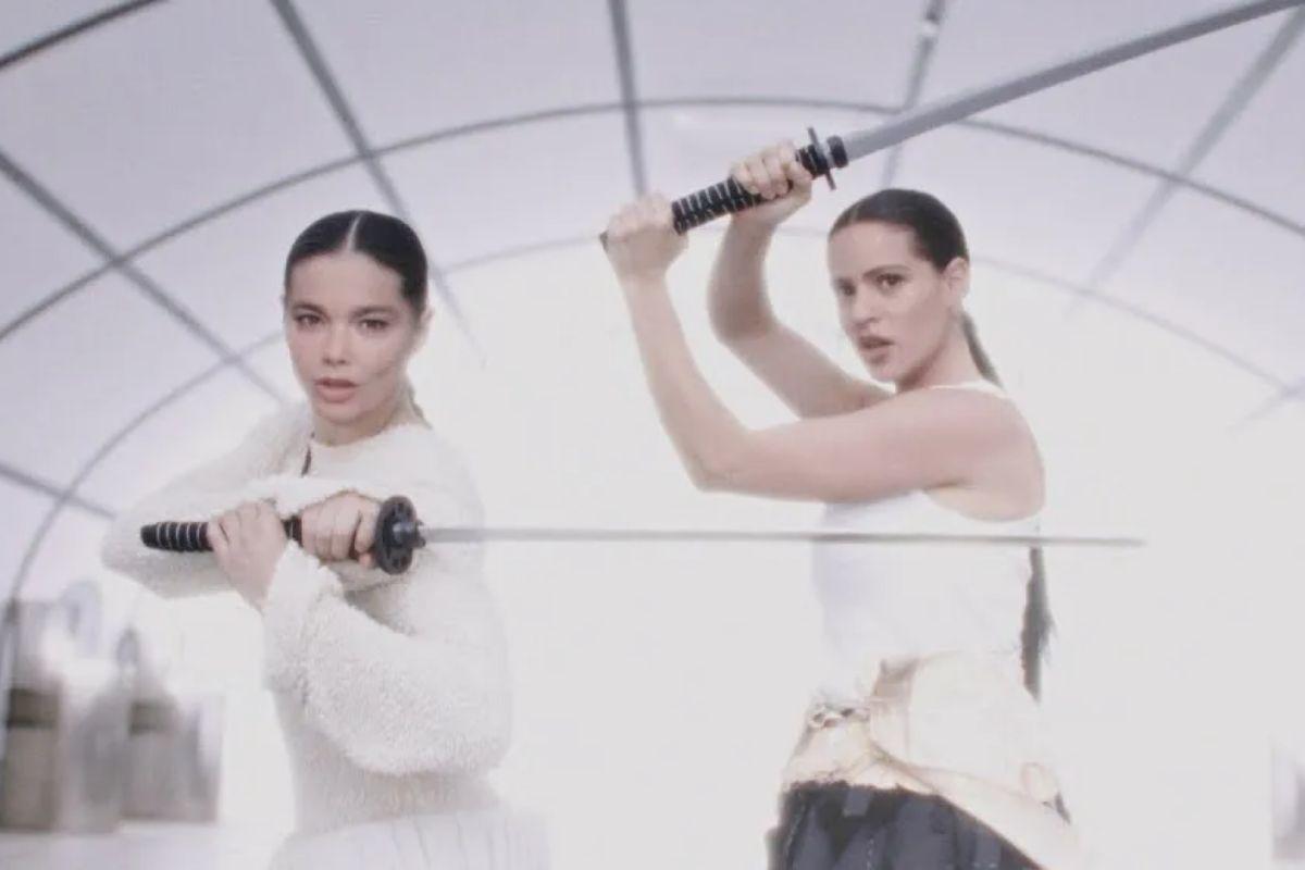 Björk y Rosalía lanzan una canción juntas para salvar a los salmones islandeses