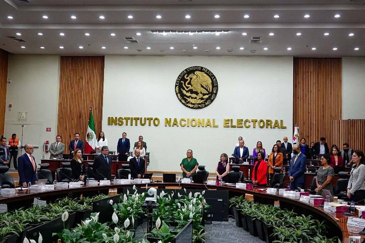 El INE se enreda por las presiones de los partidos para evadir la paridad de género en gubernaturas