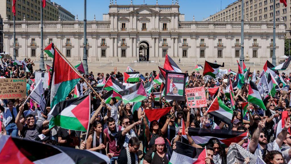 Cómo llegó Chile a tener la mayor comunidad de palestinos fuera del mundo árabe