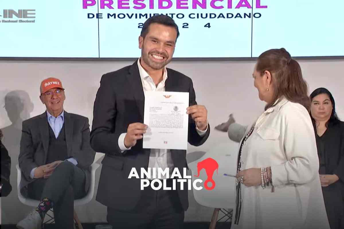 Álvarez Máynez se registra como candidato de MC; critica candidaturas de Sheinbaum y Gálvez