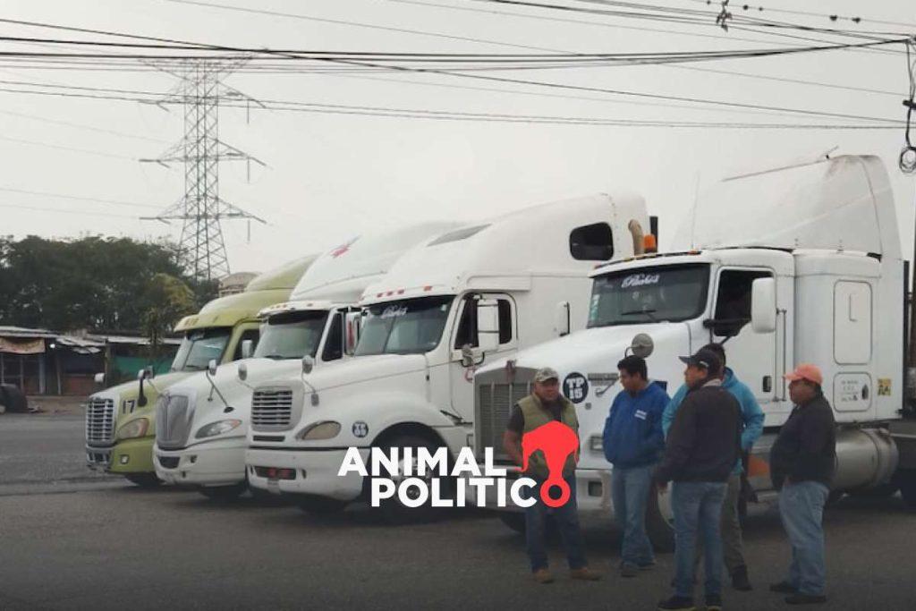 Transportistas realizan movilizaciones y bloqueos por inseguridad, pese al acuerdo con gobierno