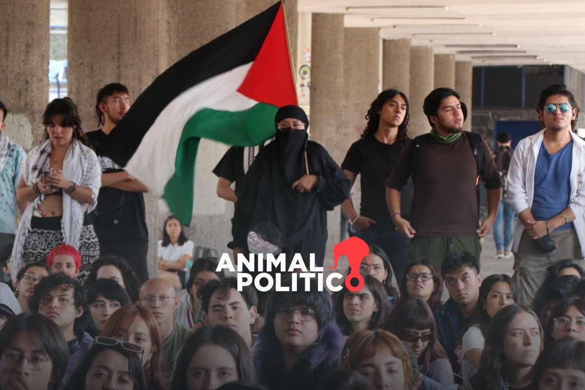 Estudiantes de la UNAM acuerdan montar campamento en solidaridad con Palestina frente a Rectoría