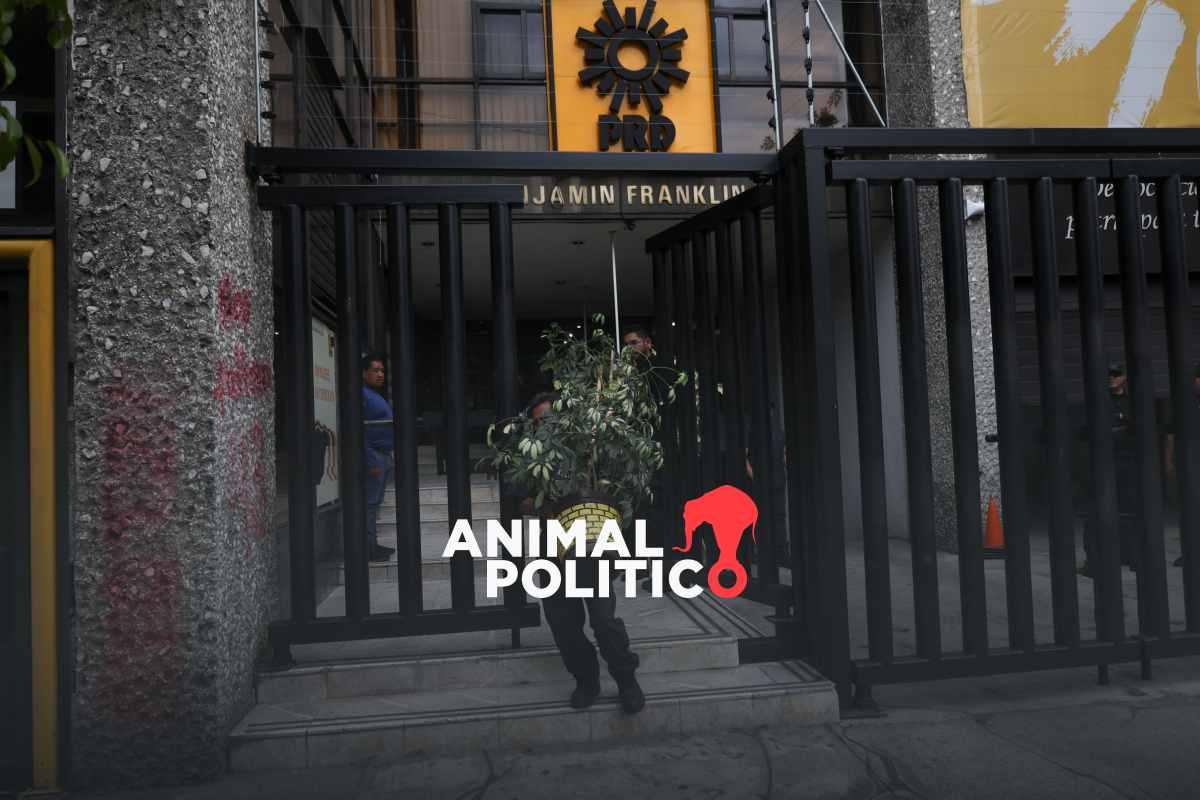 “El ambiente es de tristeza”: liquidan a trabajadores del PRD ante posible pérdida de registro