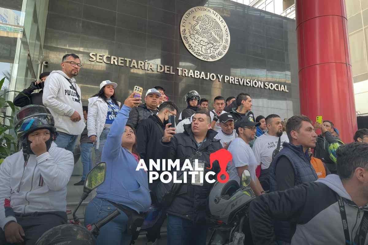 Repartidores de aplicaciones protestan para exigir seguridad social y pagos dignos como trabajadores independientes