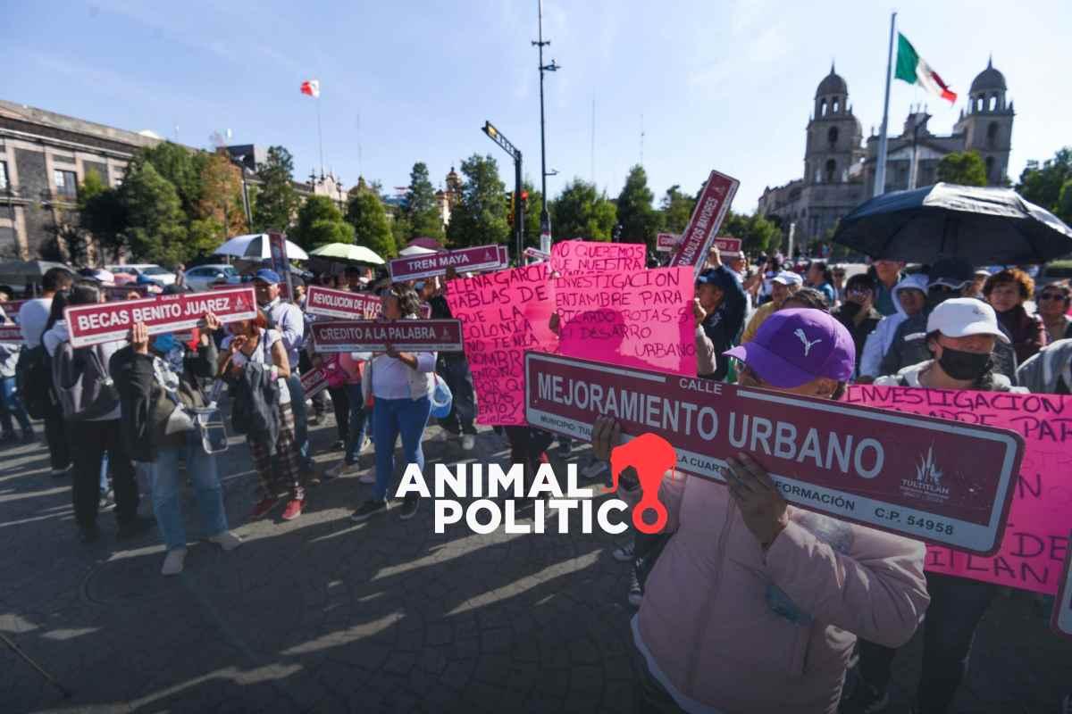 Vecinos de Tultitlán protestan en Palacio de Gobierno de Edomex para exigir cambio de nombre a la colonia Cuarta Transformación