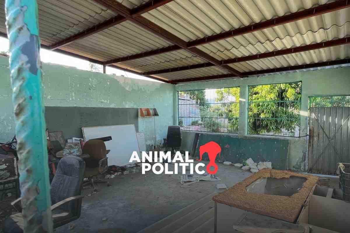 Autoridades de Guerrero dejan en ruinas primaria de Acapulco tras Otis; familias acuden a la justicia para que la reparen