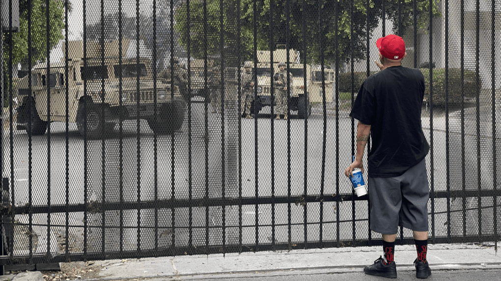 “Esto lo construyeron los migrantes. No somos el enemigo”: el barrio de Los Ángeles que protestó contra las redadas de deportación