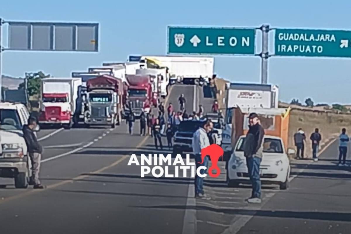 Movimiento campesino acusa “simulación” en acuerdo sobre maíz del gobierno; mantiene bloqueos en Guanajuato