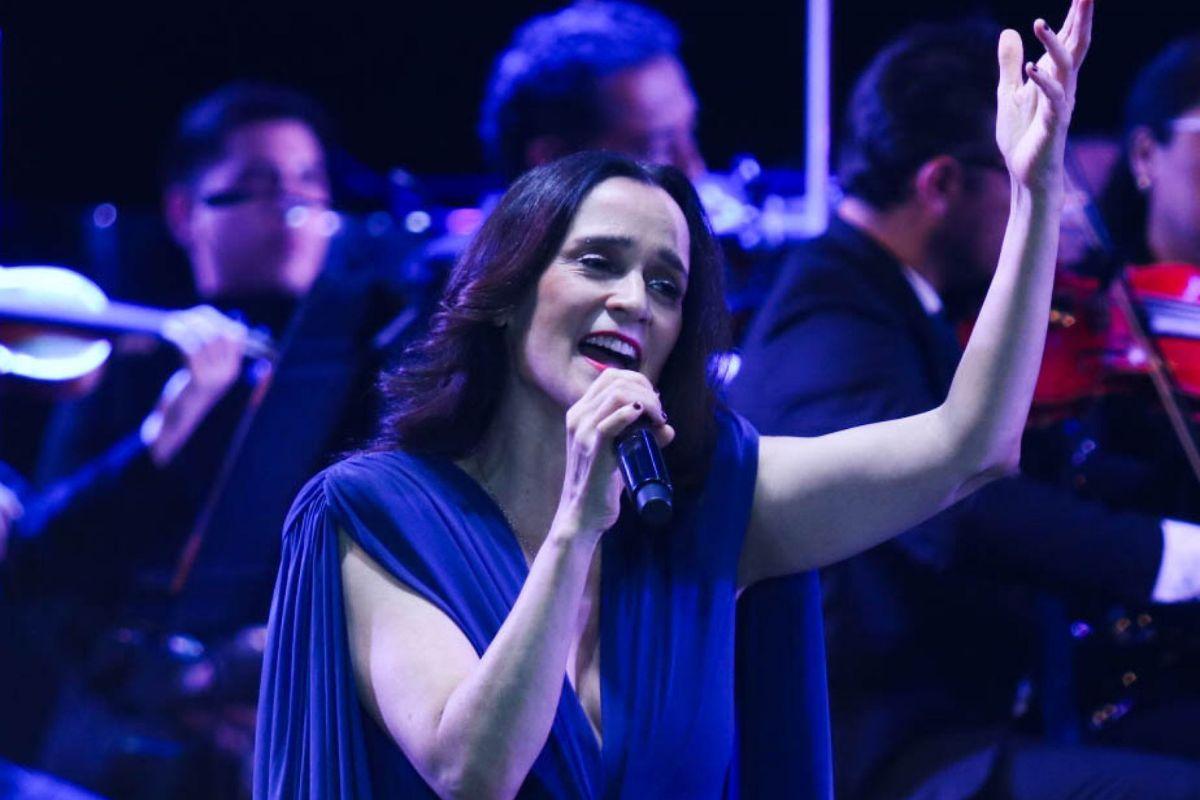 Julieta Venegas regresa a la música con “Tiempos Dorados”