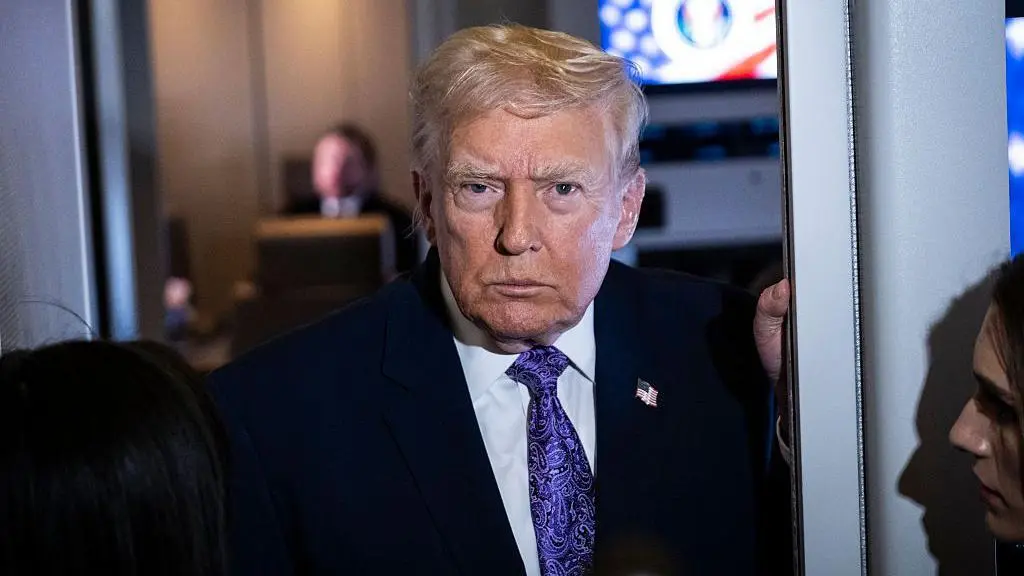 Cómo el indulto de Trump al expresidente de Honduras plantea “una incoherencia” con su mensaje contra el narcotráfico en América