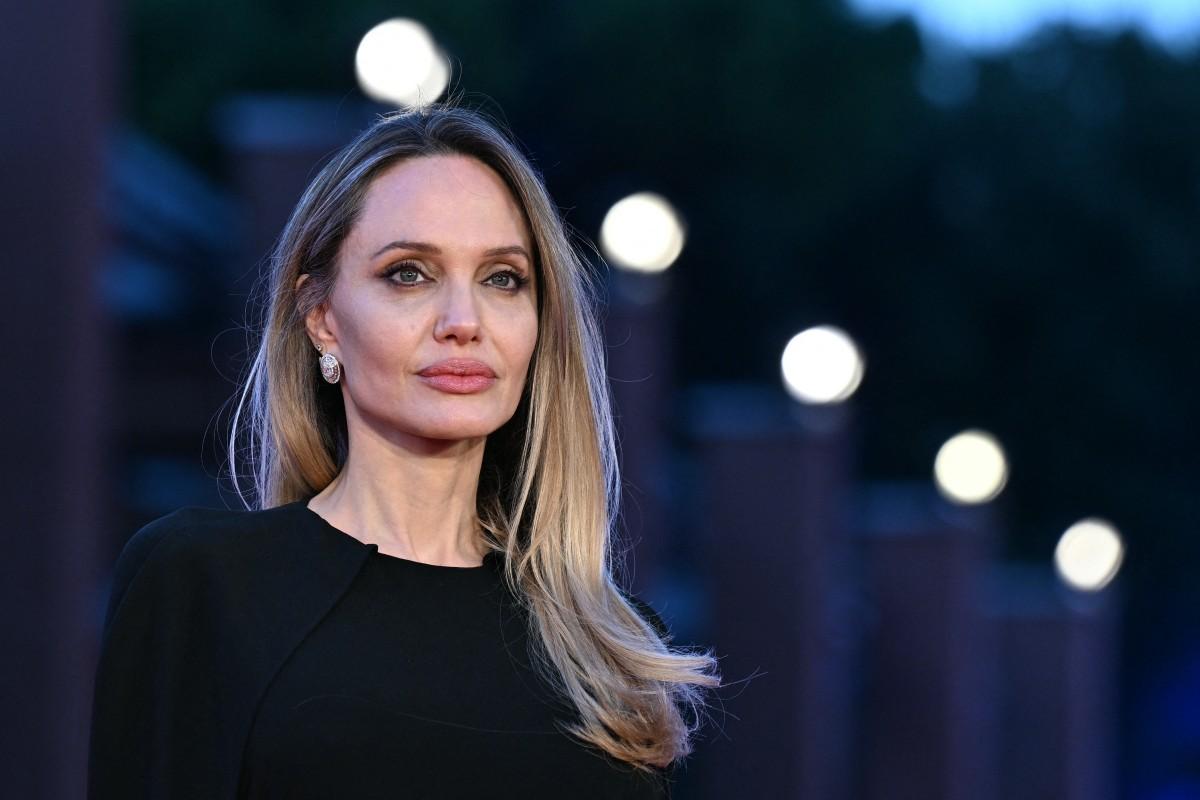 Angelina Jolie sigue hablando de sus cicatrices y el cáncer de mama