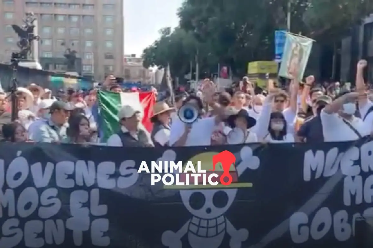 Marcha de la Generación Z registra escasa asistencia en CDMX; les impiden llegar al Zócalo por vendimia navideña