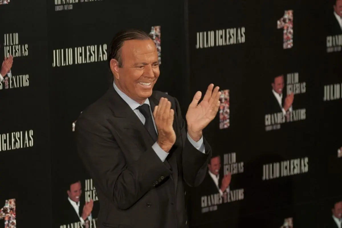 ¿Por qué el caso Julio Iglesias tardó 3 años en publicarse?