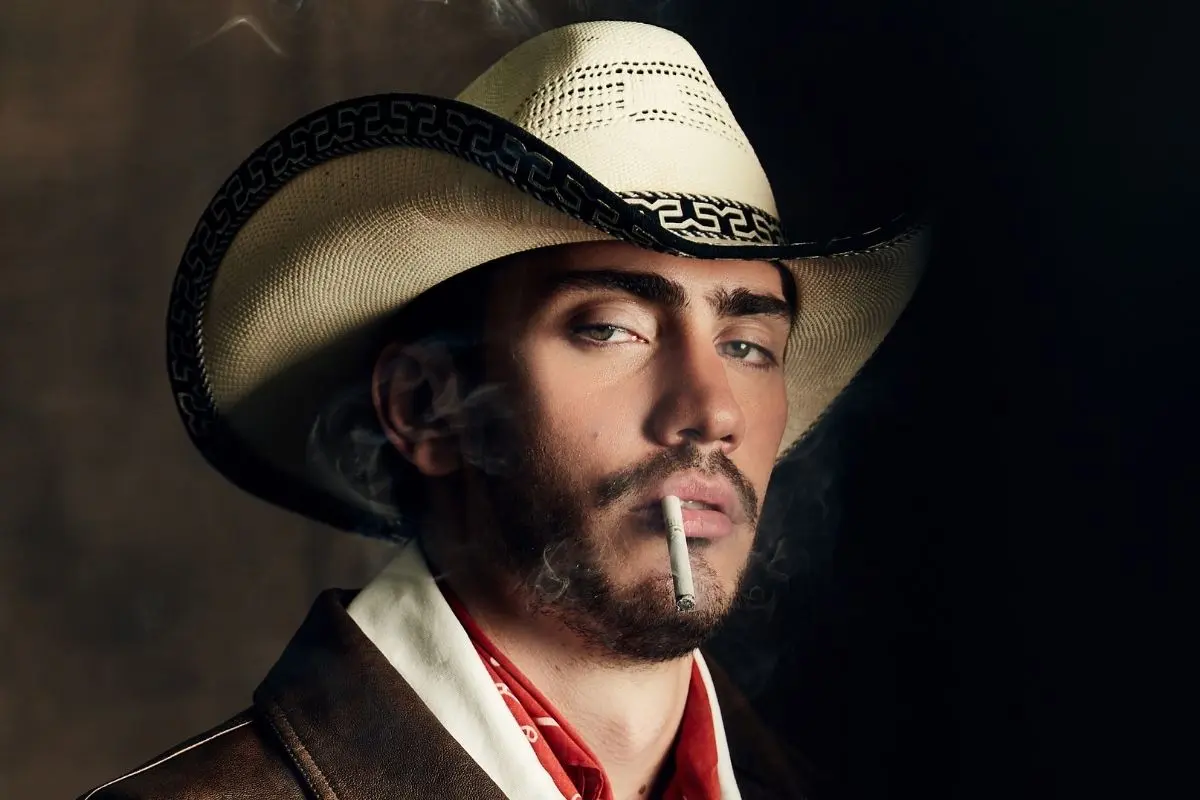 Iván Amozurrutia se alista para presentar ‘Mal de Amores’ en Netflix