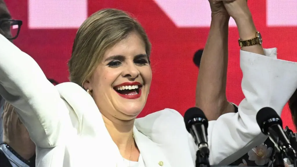 Quién es Laura Fernández, la nueva presidenta electa de Costa Rica