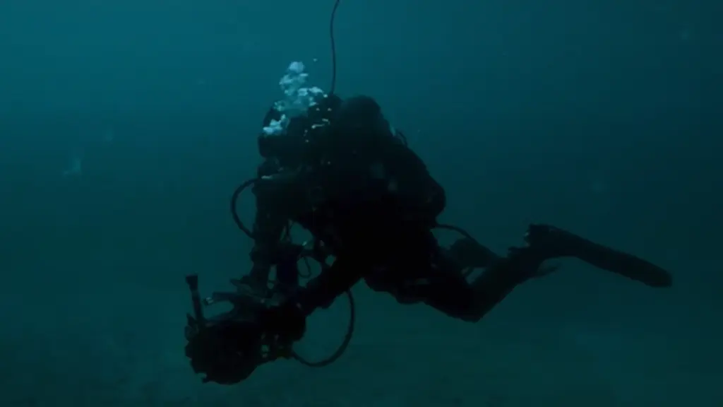 Un paso en falso y todo podría salir mal: los buzos de Ucrania que despejan minas submarinas rusas