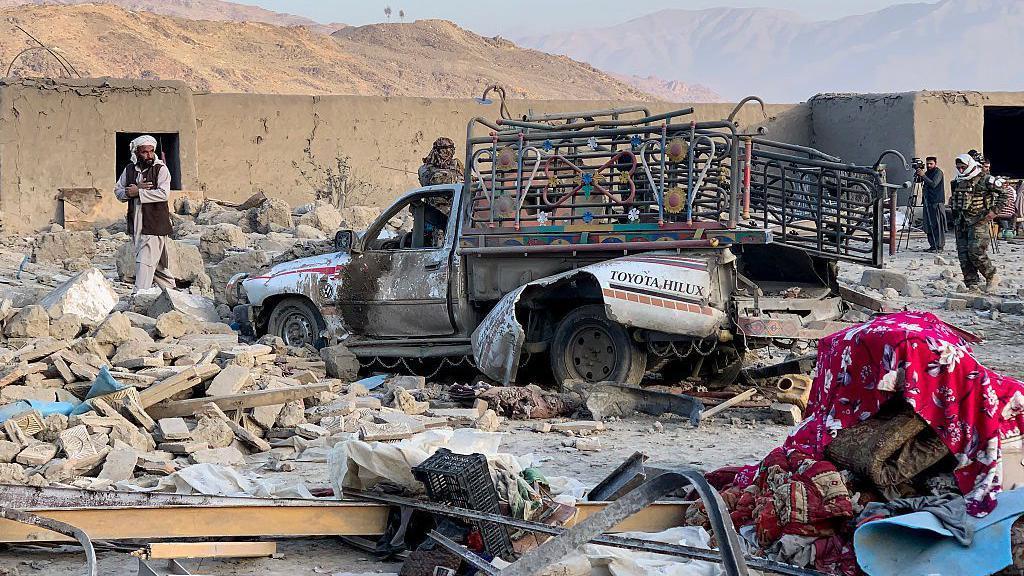 Pakistán ataca Kabul y otras ciudades de Afganistán y declara una “guerra abierta”