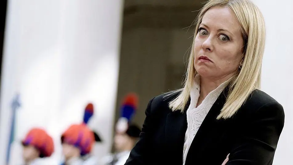 La polémica en Italia por el ángel restaurado con “la cara” de la primera ministra Meloni en una iglesia de Roma