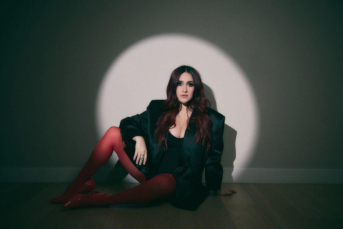 Entre los “Casi algo” y su embarazo, Dulce María sigue sus planes musicales